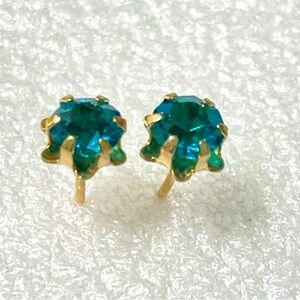 14k Yellow Gold Buttercup Blue Topaz Vintage Stud Earrings December Birthstone